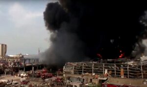 DRAMAT! Kolejny wybuch i płomienie w Bejrucie! Zobacz relację na żywo [WIDEO]