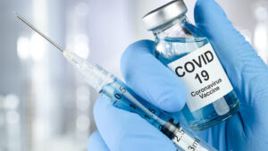 91-latek przez pomyłkę otrzymał podwójną dawkę szczepionki przeciw Covid-19.