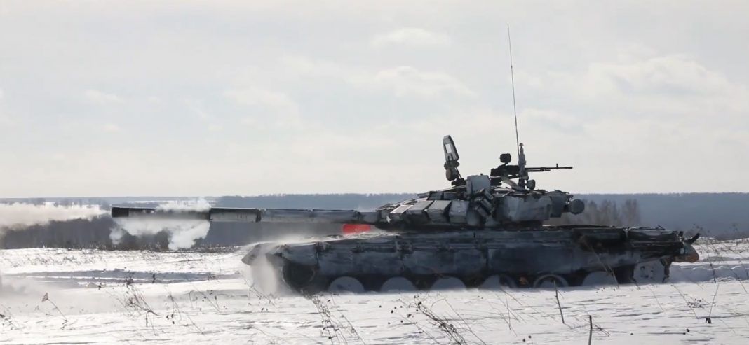 Rosyjski czołg podczas ćwiczeń
