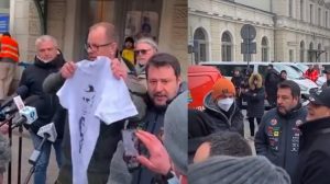 Przyjaciel Putina odwiedził Przemyśl. Tego lider włoskiej skrajnej prawicy się nie spodziewał [VIDEO]